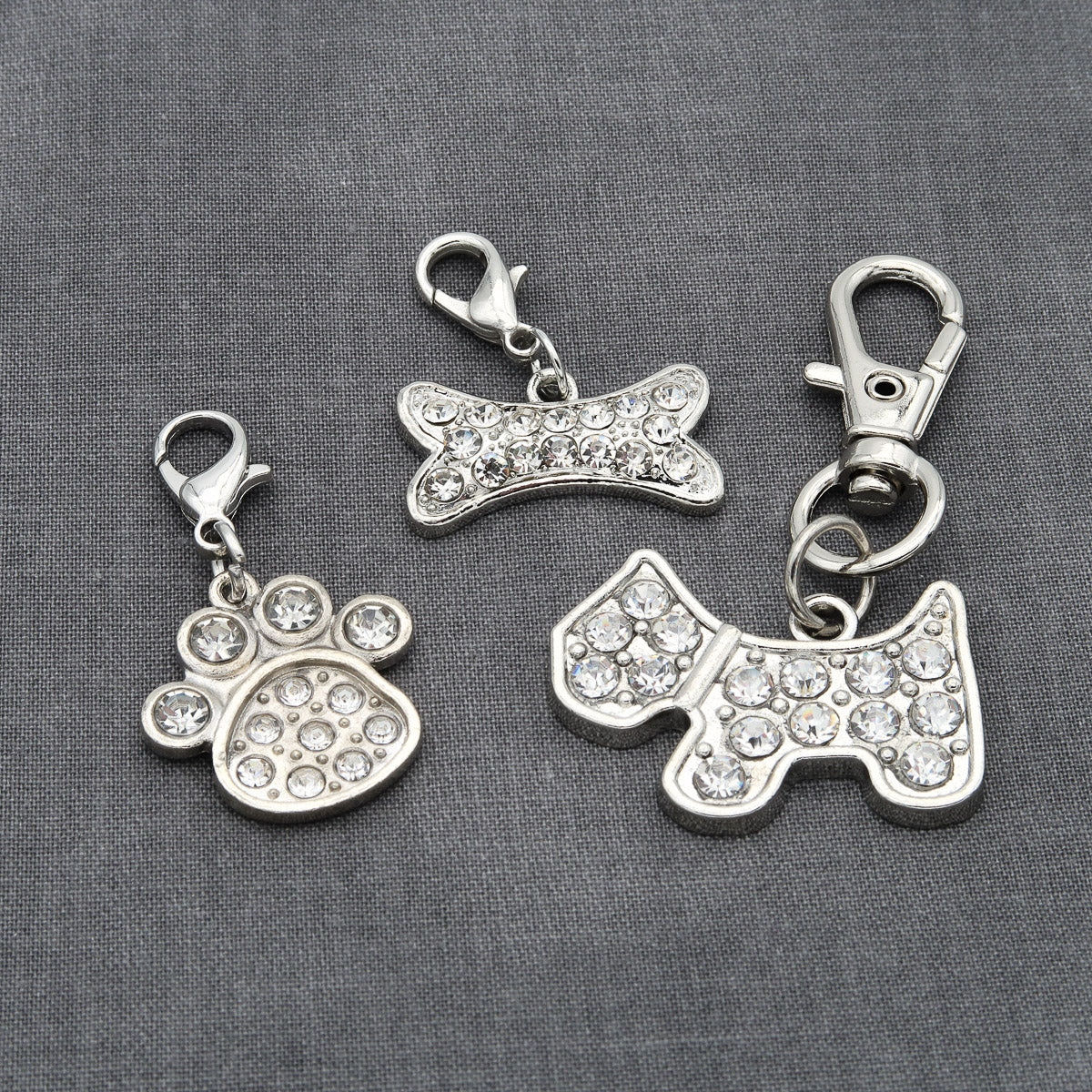 Cute pendant with dog motif and rhinestones