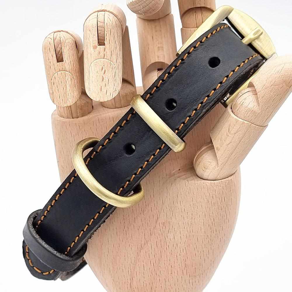 Edles Lederhalsband mit Gravur für große Hunde