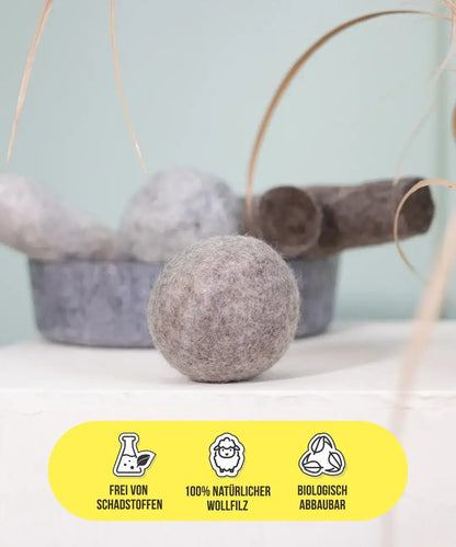 BUDDY. Dog toy made of wool felt "Ball" 