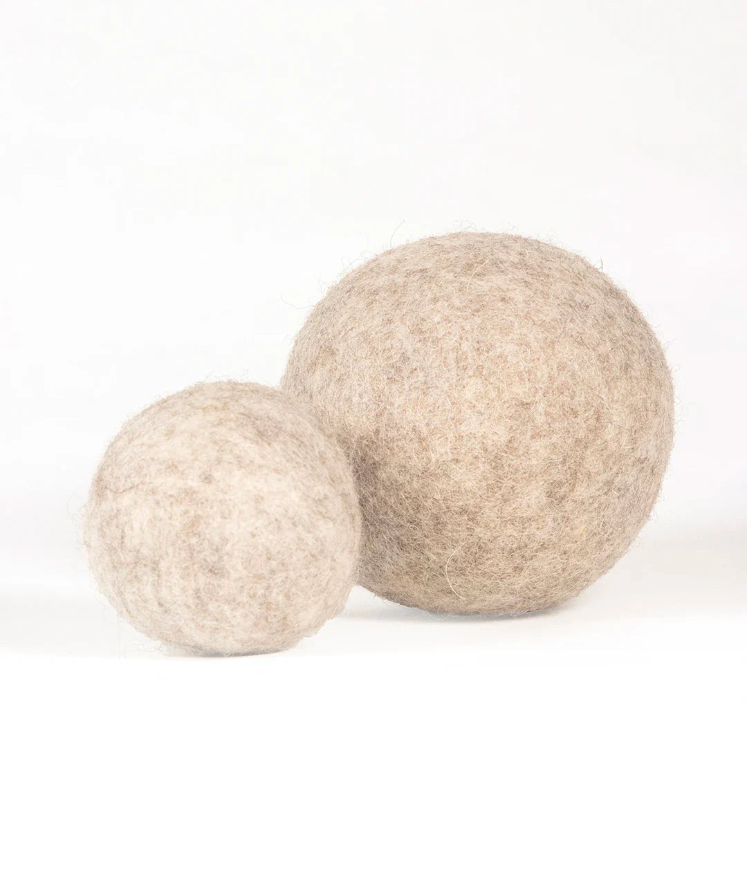 BUDDY. Dog toy made of wool felt "Ball" 