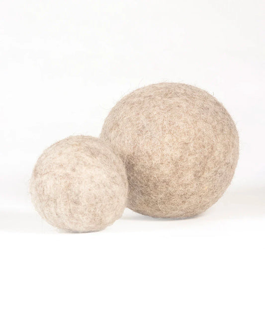 BUDDY. Dog toy made of wool felt "Ball" 