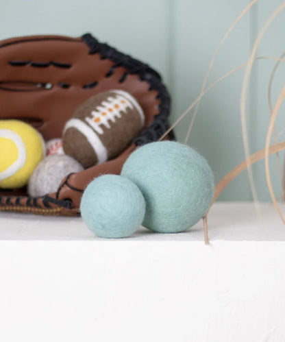 BUDDY. Dog toy made of sheep wool "Ball" - Mint 